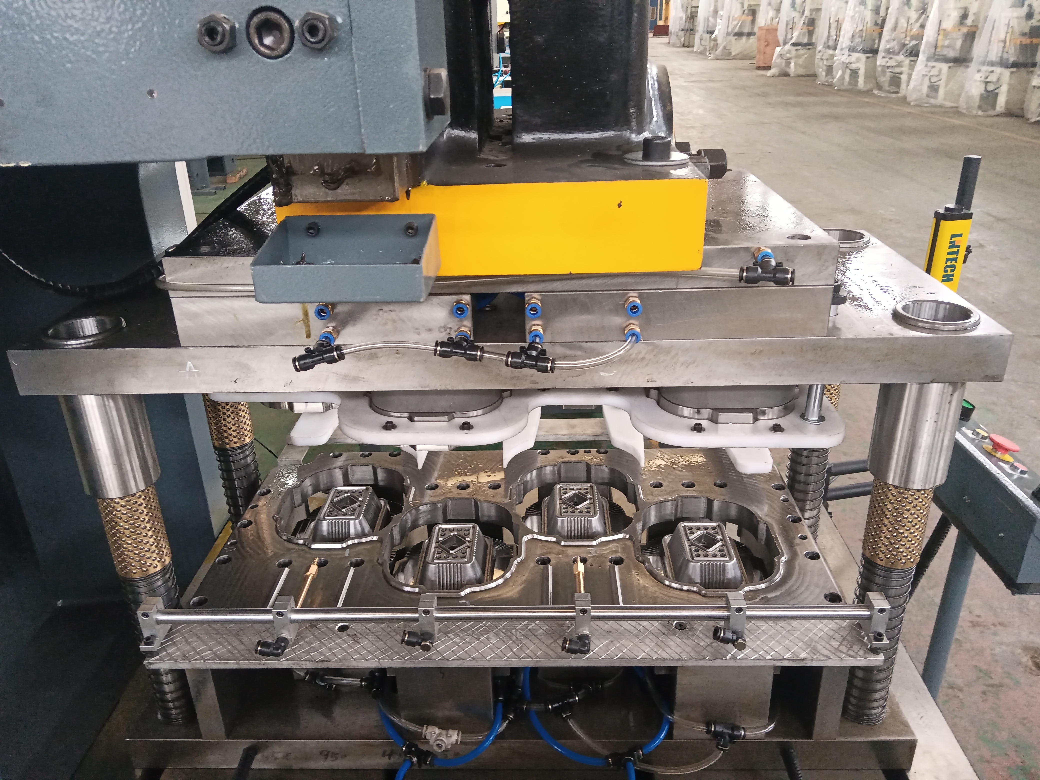 কারখানা সরবরাহকারী দ্বারা অ্যালুমিনিয়াম ফয়েল খাদ্য ধারক ছাঁচ