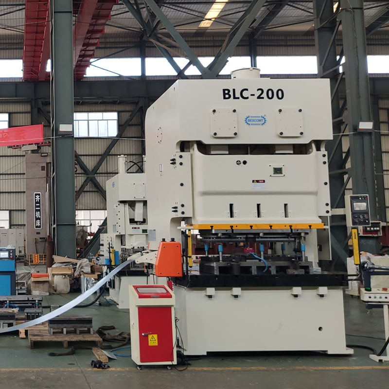 Відкрита двоточкова прес-машина